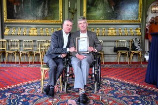Michael van Gessel en Martin Doyle poseren